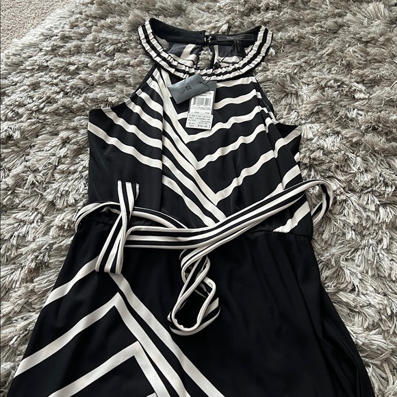 NWT BCBGMaxAzria “Karsen” Black & White Geometric Halter Maxi Dress – Size XXS - Picture 6 of 11